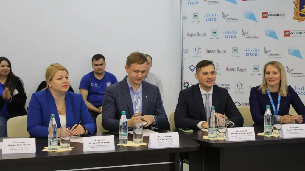 «Ростелеком» выступил партнером межрайонного хакатона «IT/VR-арена» в Брянской области