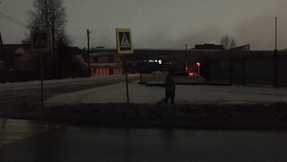 Жители Фокинского района Брянска пожаловались на опасный мрак на улице Менжинского