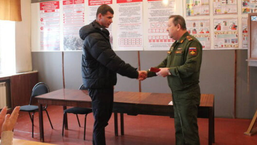 В Почепе пятерым участникам специальной военной операции на Украине были вручены медали