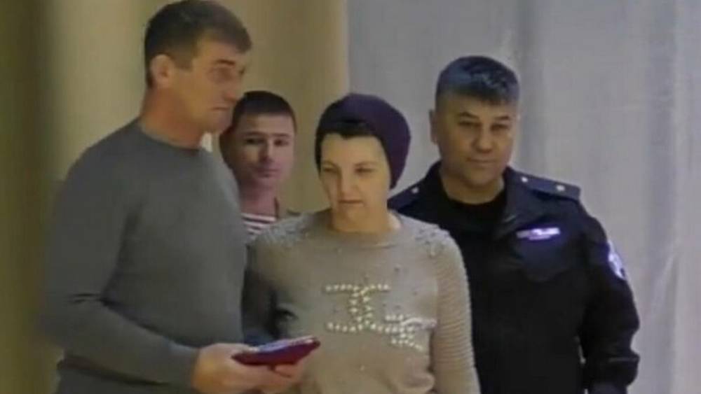 Родителям погибшего на Украине брянского воина Александра Никулина передали орден Мужества