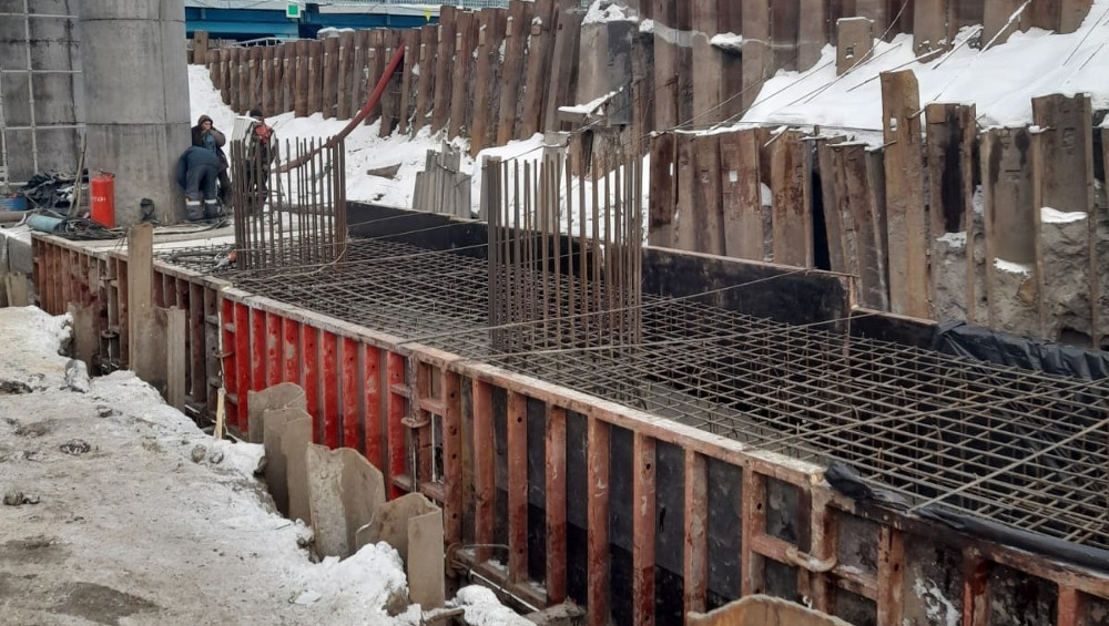 В Брянске на строящемся Славянском мосту завершили бетонирование фундамента опоры № 7