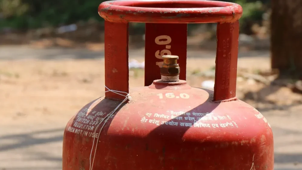 Спасатели предупредили о рисках взрывов бытового газа в Брянской области