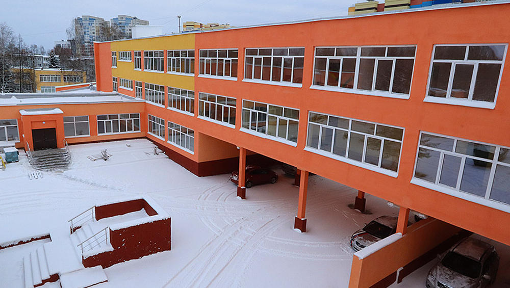 В Советском районе Брянска ремонт школы №60 выполнили на 85 процентов