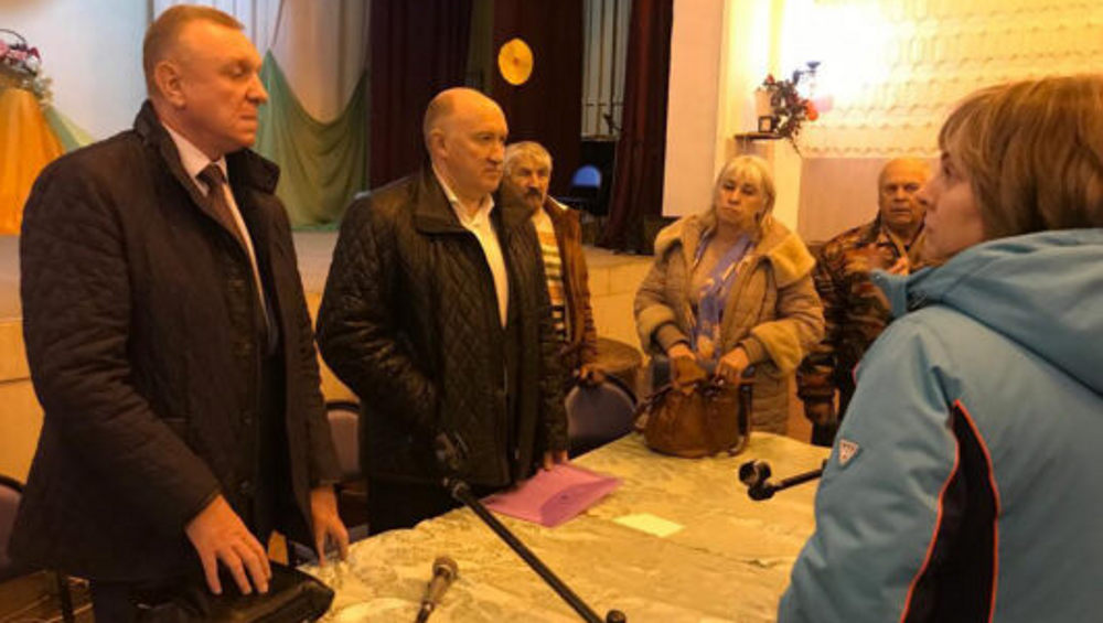 В приграничном поселке Белая Березка Брянской области прошел сход 400 граждан