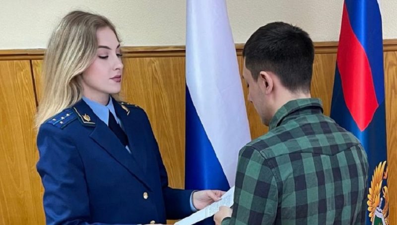 В городе Дятьково прокурор пришёл на помощь 22-летнему сироте в битве за жильё
