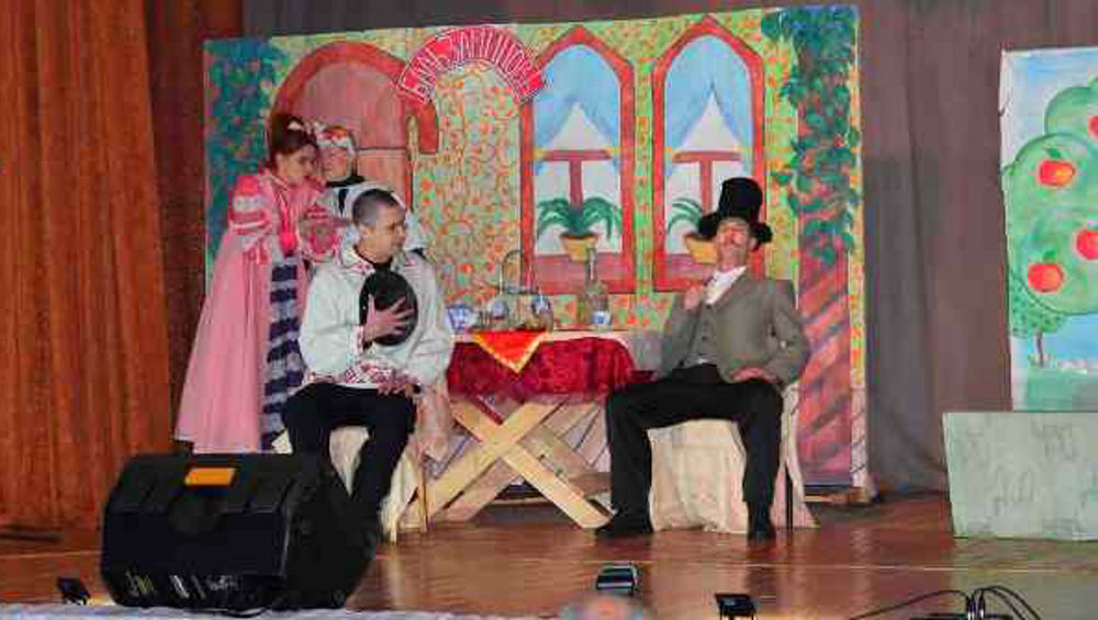 Брянские осужденные из суражской колонии поставили спектакль «Женитьба Бальзаминова»
