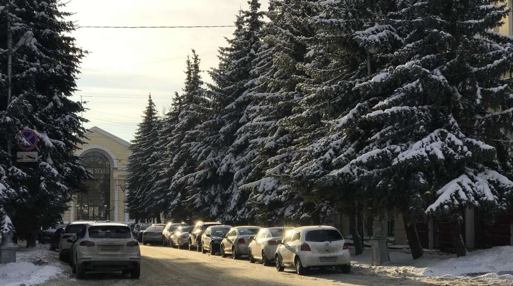 В Брянской области водителей ГИБДД попросила быть внимательными за рулём из-за гололёда
