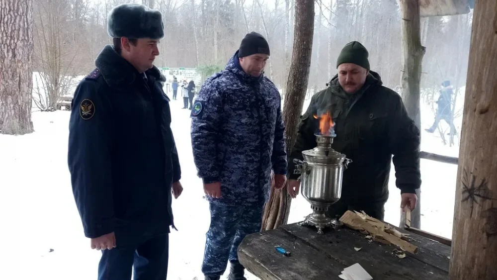 Сотрудники УФСИН России по Брянской области приняли участие в мероприятии «Партизанская ёлка»