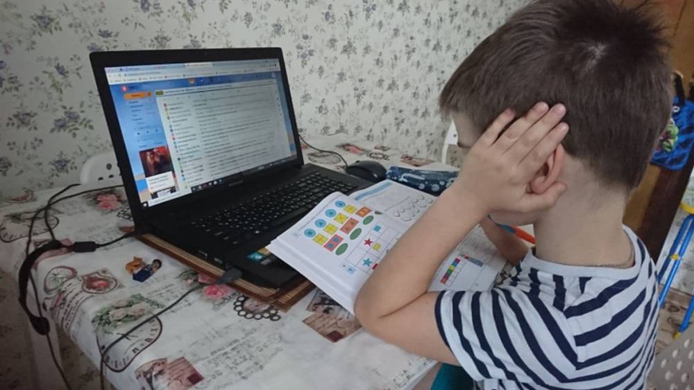 В школах приграничных районов Курской ввели дистанционное обучение