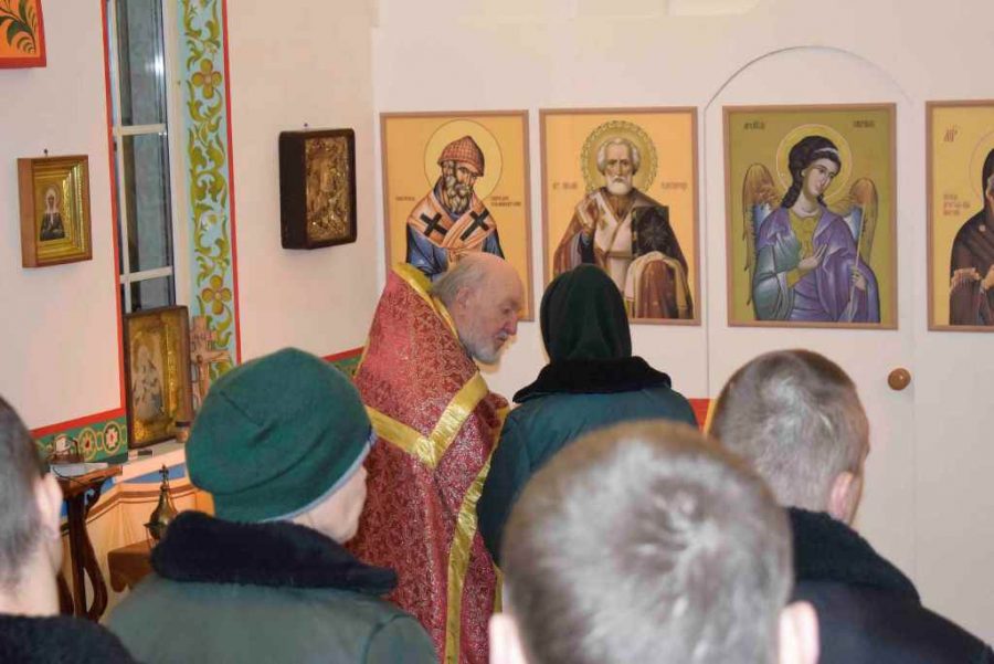 В день памяти святой Анастасии Узорешительницы в брянской КП-3 состоялась Божественная литургия