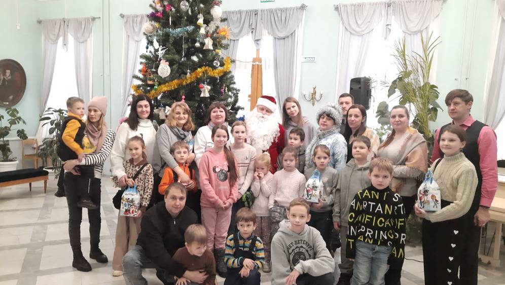 Сотрудники «Брянскэнерго» и их дети стали участниками новогодних представлений в имении Ф.И. Тютчева