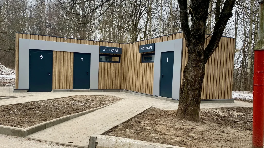 Брянские журналисты через месяц обнаружили закрытый туалет на Кургане Бессмертия