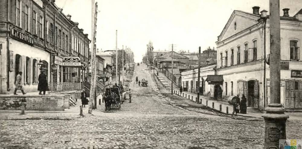 В Брянской области жителям показали фотографию улицы Фокина столетней давности