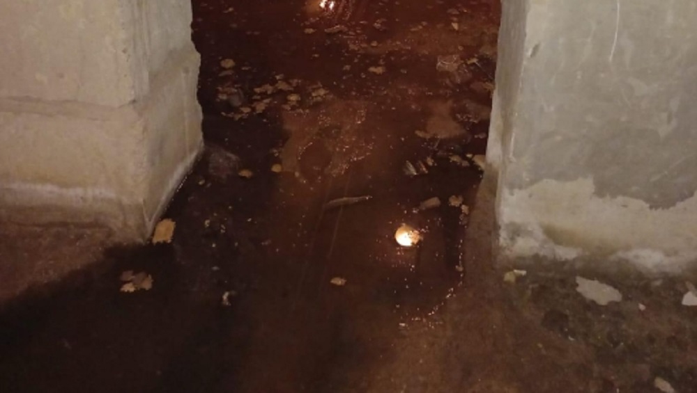 В Клинцах чиновника оштрафовали за затопленные канализационными стоками подвалы домов
