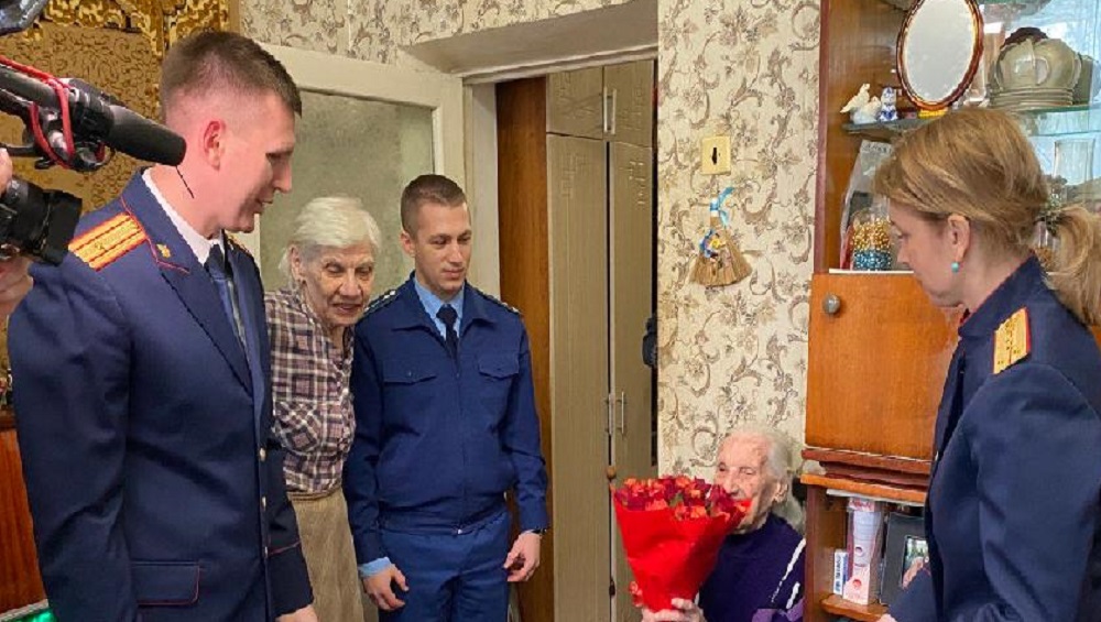 В Брянске прокуроры помогли пожаловавшейся на холод в квартире 103-летней участнице войны