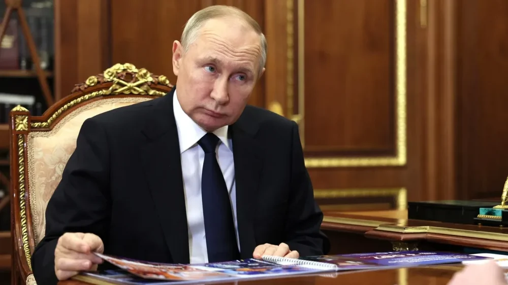 Президент Владимир Путин начал совещание по вопросам поддержки жителей Брянской области