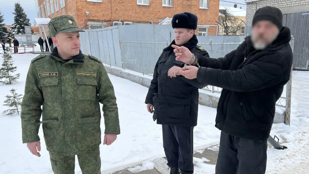 В посёлке Суземка Брянской области 43-летний хозяин дома в пьяном угаре зарезал гостя