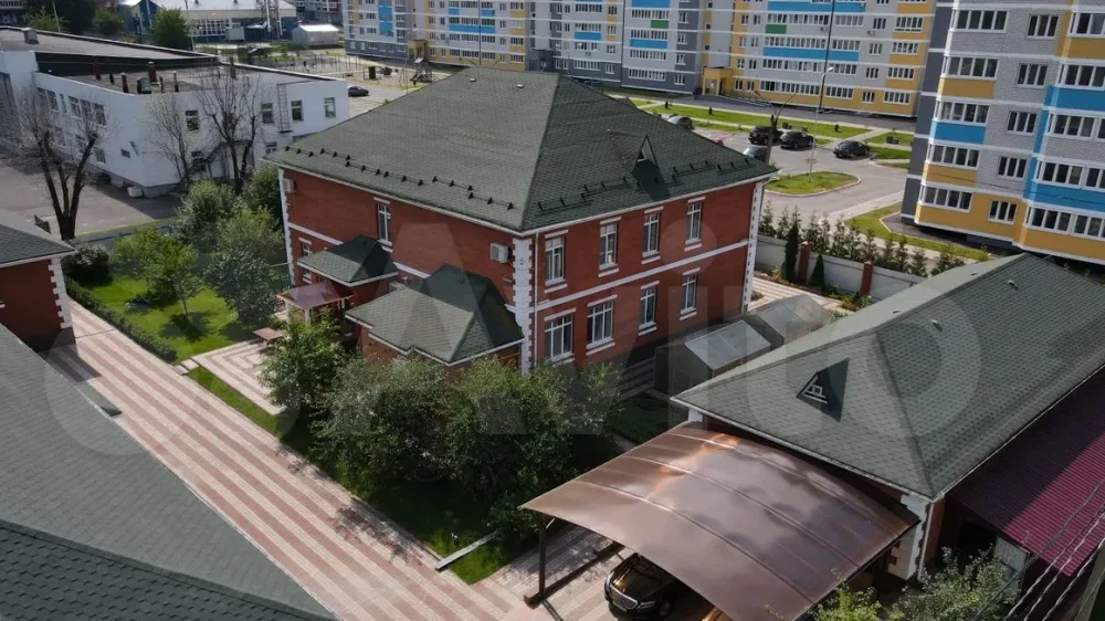 В Советском районе Брянска выставили на продажу особняк за 310 миллионов рублей