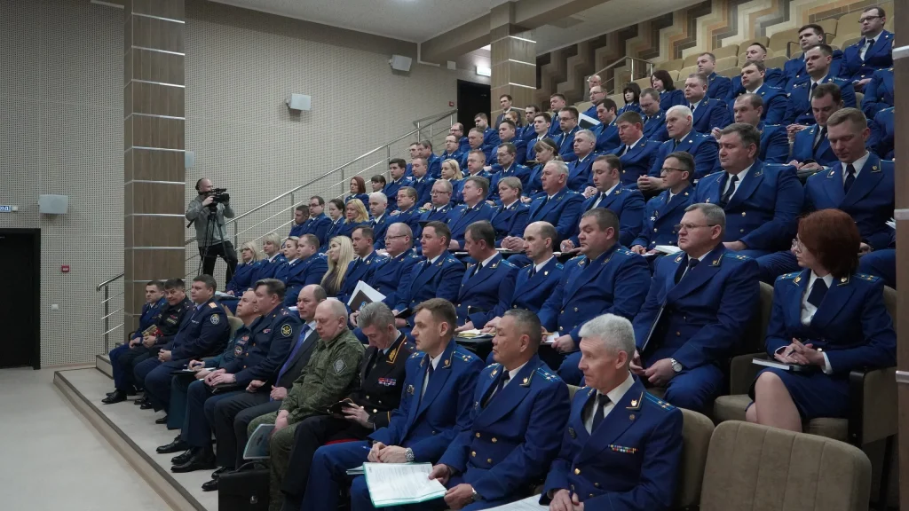 Брянские прокуроры заставили проверить 17 случаев покупки чиновников дорогостоящего имущества