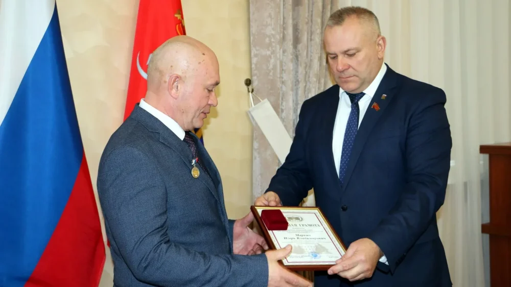 Валентин Суббот вручил награды сотрудникам подразделений областного Управления Росгвардии