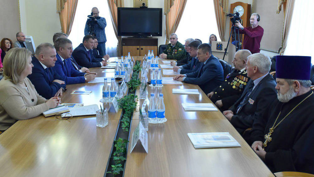 Брянский губернатор Богомаз встретился с воинами-интернационалистами