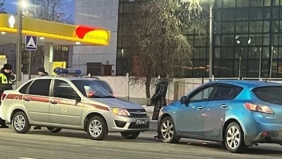 В Московском микрорайоне Брянска утром 15 февраля автомобиль Росгвардии попал в ДТП