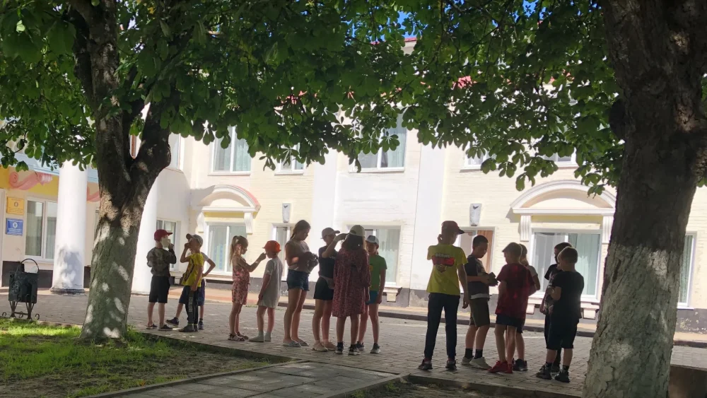 В Брянске с 19 апреля начнут выдавать путёвки в детские лагеря
