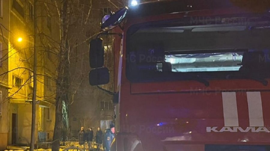 В Клинцовском районе Брянской области при пожаре в двухэтажном доме пострадал человек