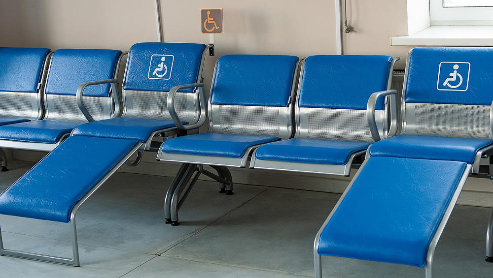 В брянском аэропорту обновили кресла в зале ожидания