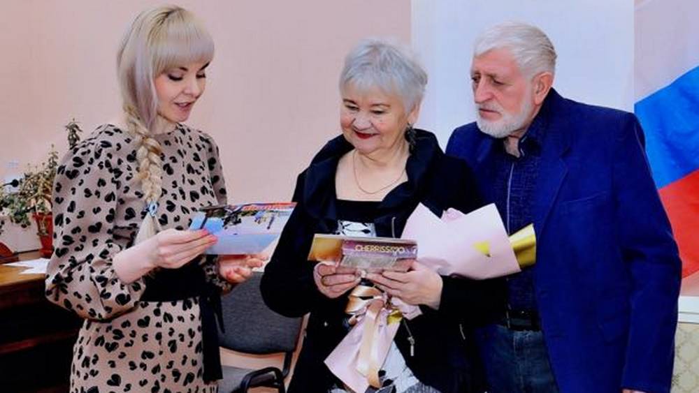 В Брянске поздравили с 50-летием совместной жизни семейные пары Киселевых и Кулинковых