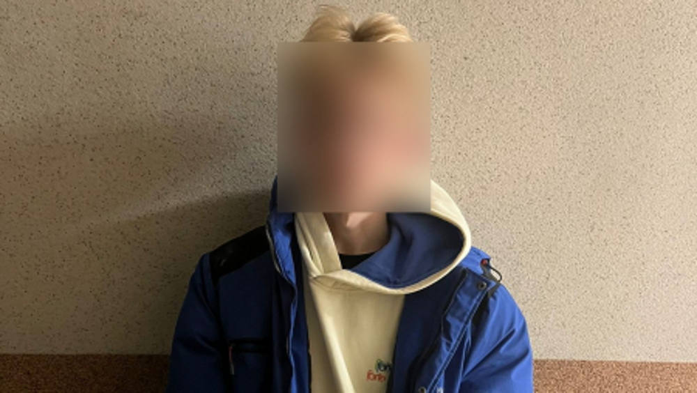 В Брянской области полицейские задержали молодого курьера дистанционных мошенников
