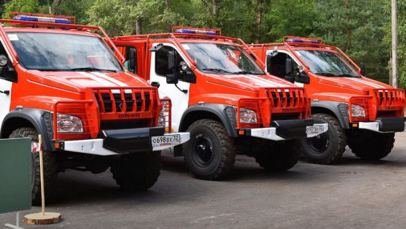В Брянской области лесникам для борьбы с пожарами купили и передали 96 спецавтомобилей