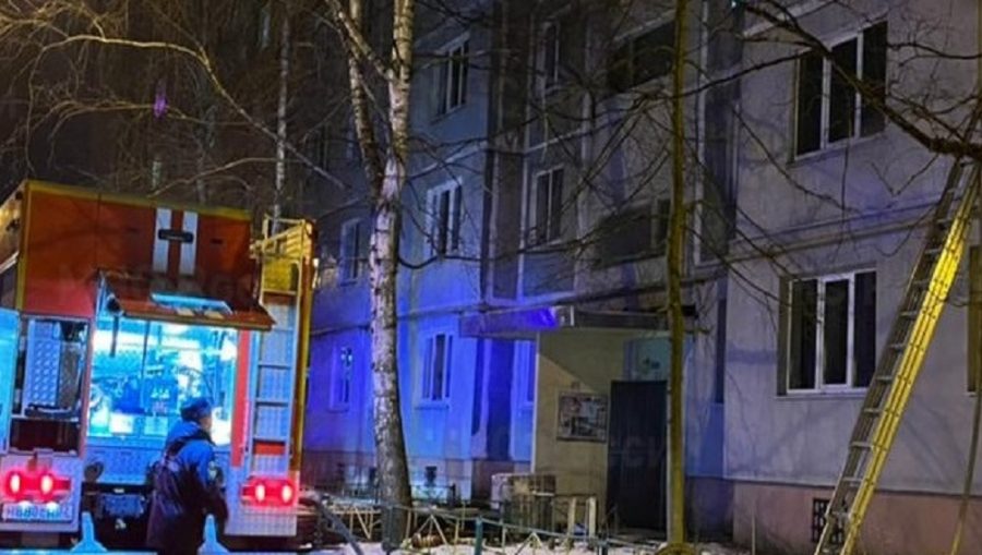 В Брянске вечером 10 февраля из горевшего дома на улице Фосфоритной эвакуированы 32 человека
