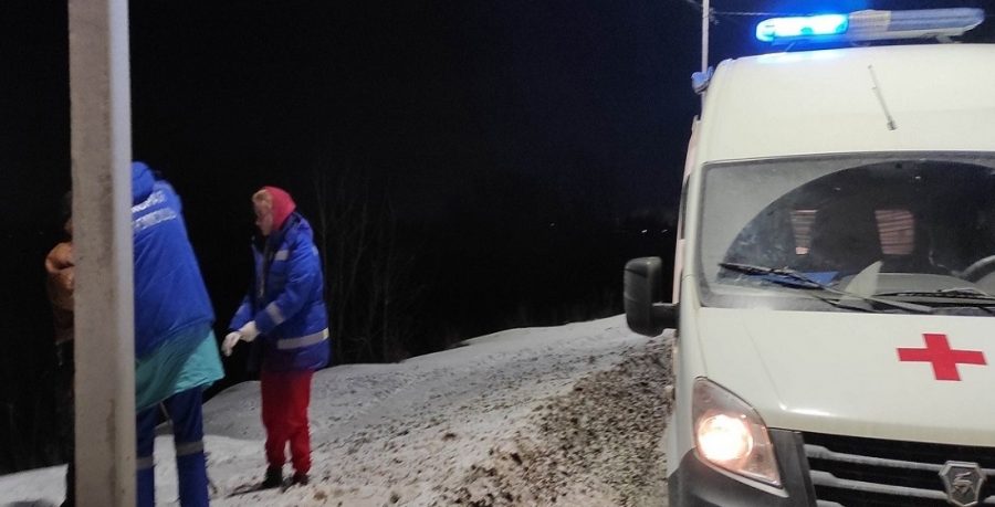 В Брянске на улице Литейной водитель спас пожилого мужчину с обмороженными руками