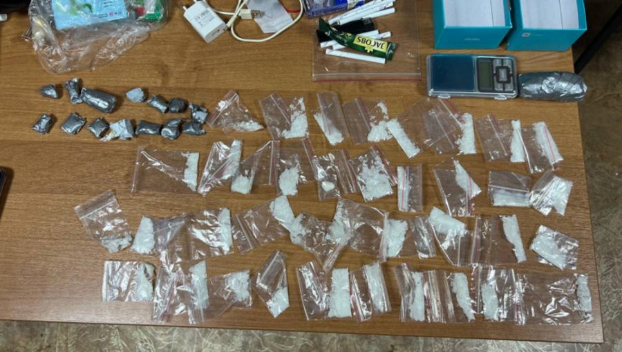 В Брянске с поличным задержали наркоманку с 119 граммами мефедрона в 43 пакетиках