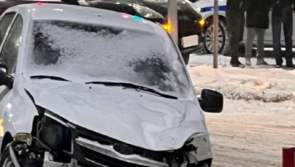 В Советском районе Брянска легковые автомобили попали в ДТП на улице Горбатова