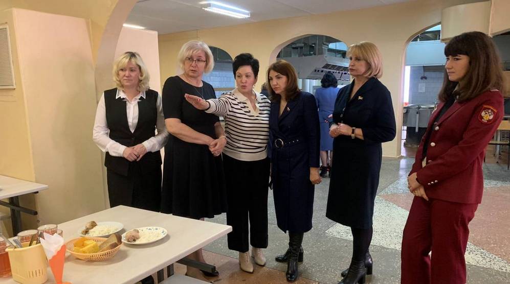 Мониторинговая группа посетила школу 67 города Брянска с целью контроля организации горячего питания