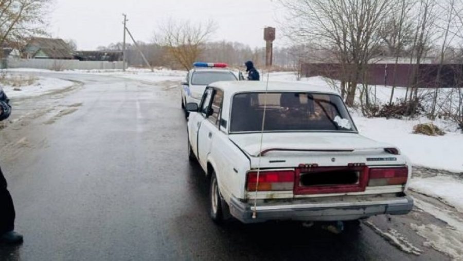 В Климовском районе Брянской области пьяного водителя лишили автомобиля ВАЗ