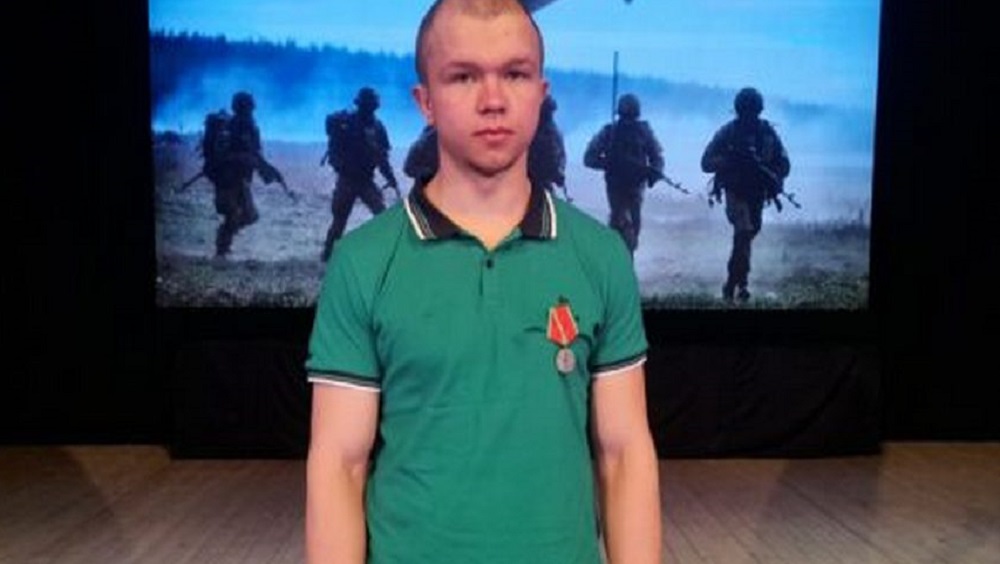 Участник военной спецоперации Артём Щемелинин из Новозыбкова награжден медалью Суворова