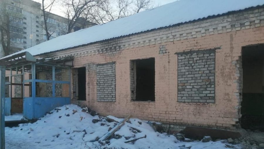 В Брянске прокуратура велела закрыть доступ в полуразрушенное здание на улице Афанасьева