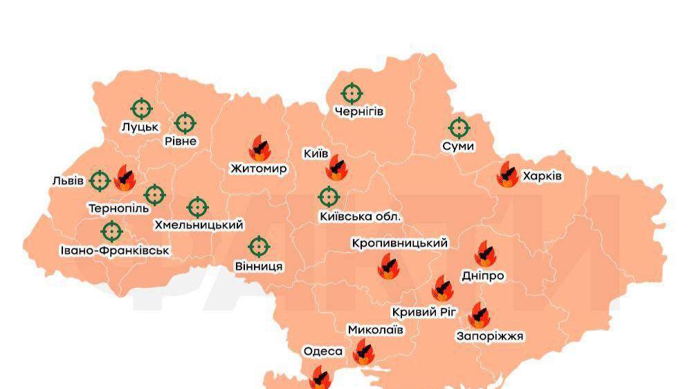 После мощных ракетных ударов значительная часть Украины осталась без света и интернета