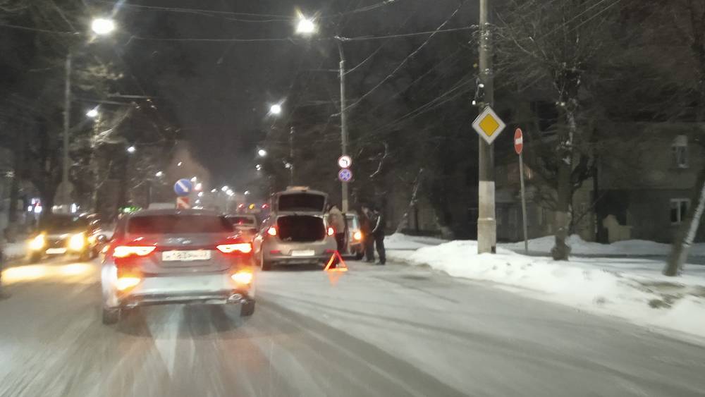 Две серьезные аварии за один день случились в Брянске возле «Полтинника»
