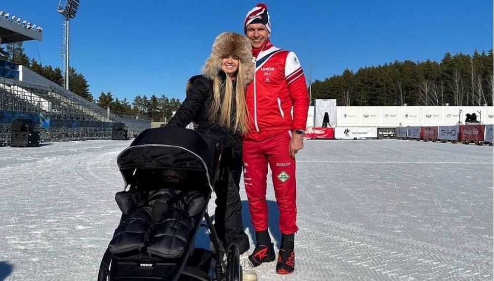 Жена брянского лыжника Большунова опубликовала семейное фото в поддержку супруга