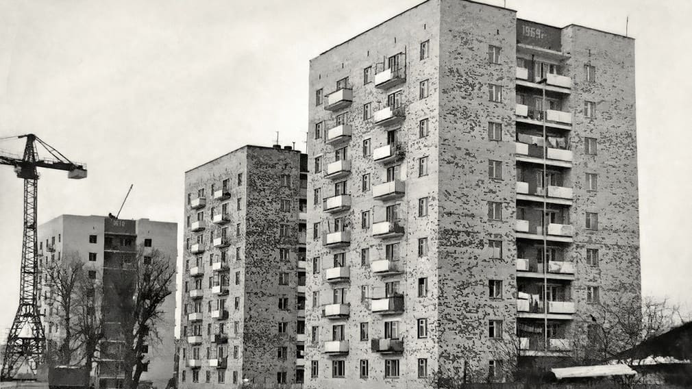 Жителям Брянска показали архивные фотоснимки первых девятиэтажных домов города