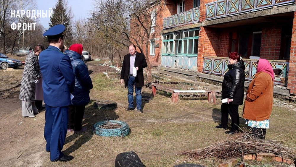 В Клинцах общественники потребовали расселить жильцов трех аварийных домов