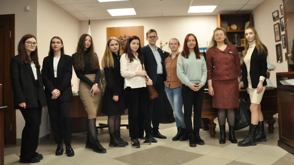 В Брянске будущие юристы и журналисты начали интеллектуальное сражение