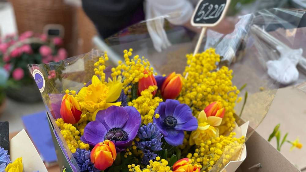 Накануне праздника 8 Марта жителям Брянска предложили глинищевско-голландские тюльпаны