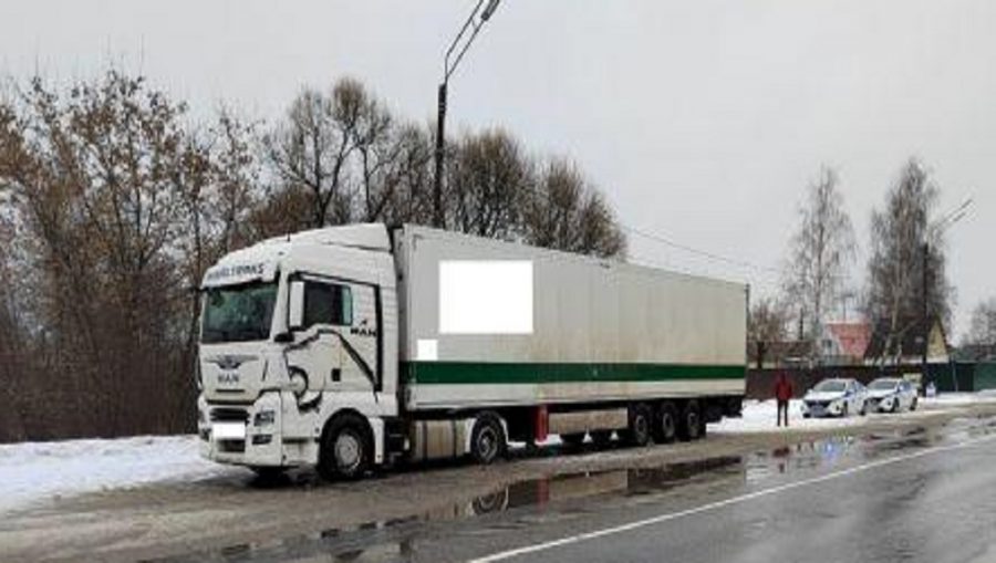 В Брянске автоинспекторы 9 марта задержали пьяного 33-летнего водителя грузовика МАН