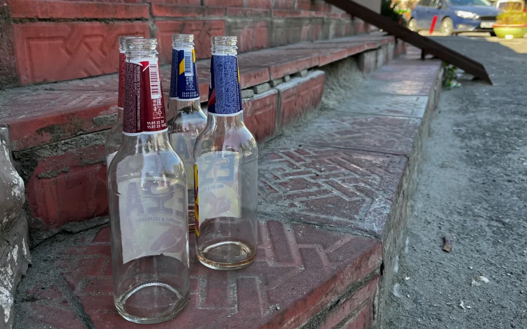 В Брянске торговку-рецидивистку задержали за продажу алкоголя 16-летней девушке