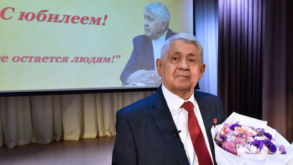 В Брянске поздравили с 85-летием бывшего три раза губернатором области Юрия Лодкина